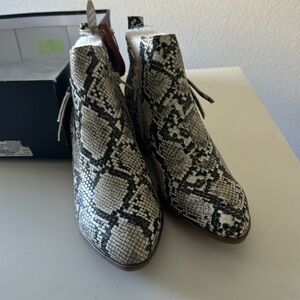 MIA ankle boots on snakeskin like material,black/gray in color nwt
